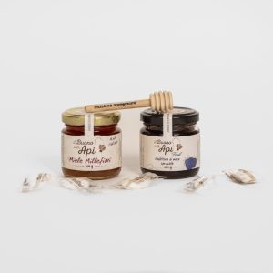 Bomboniera miele millefiori 120g con confettura mora 100g, confetti, spargimiele e grafica personalizzata